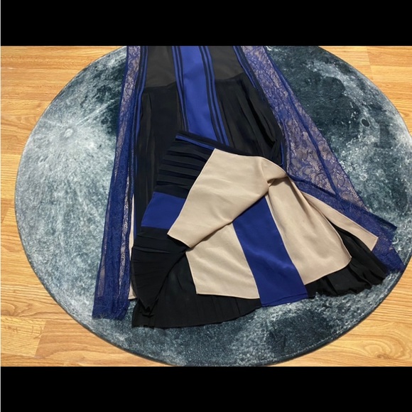 🔻SALE🔻BCBGMAXAZRIA RUNWAY🔹NEW CONDITION • SILK - Picture 8 of 9